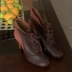 Mrkt leather lace up heeled booties size 8